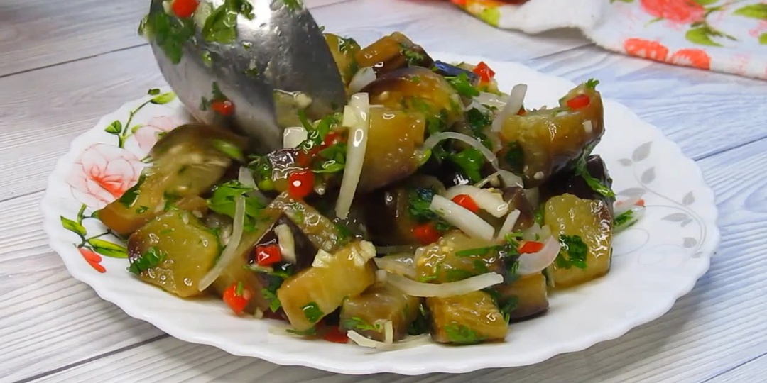 Баклажаны. Какие же они вкусные, 15 минут и закуска на столе. Ещё один новый удобный рецепт, третий.