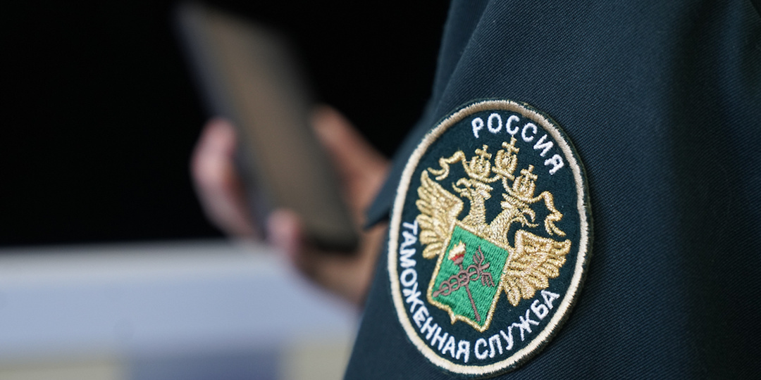 В Кольцово изъяли партию ножей из Узбекистана: 15 оказались холодным оружием