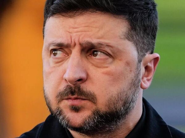 Загоняют в угол: Зеленский из последних сил отбивается от ставленников Запада на Украине