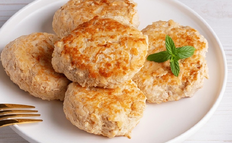 Рубленые котлеты из куриной грудки с сыром