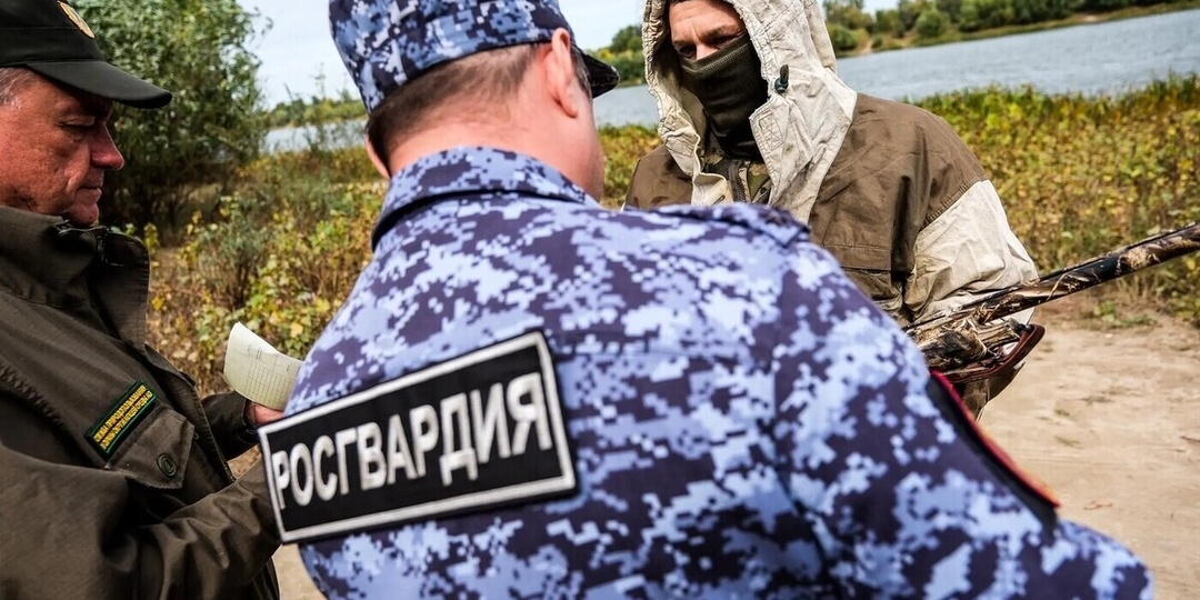 Астраханцам напомнили правила обращения с оружием перед сезоном охоты
