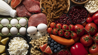 В России начнут отслеживать цены на 20 продуктов питания: что происходит в стране