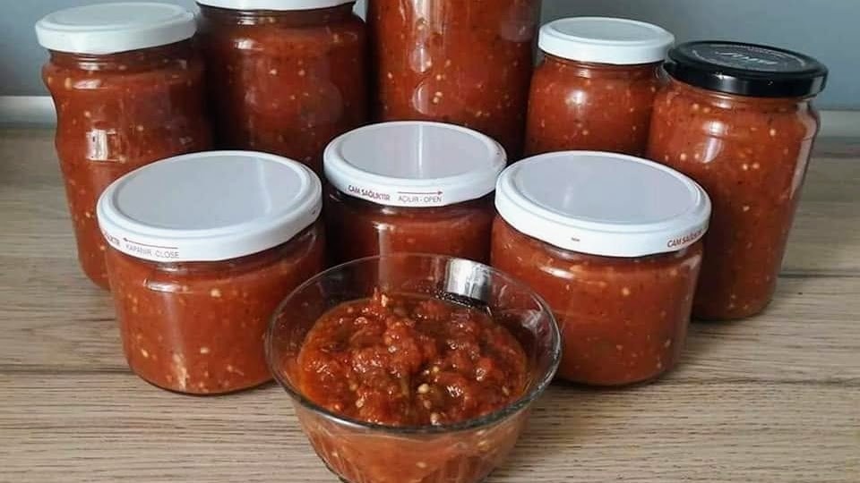 Так вкусно, что баночки улетают первыми: турецкий соус из баклажанов и томатов на зиму