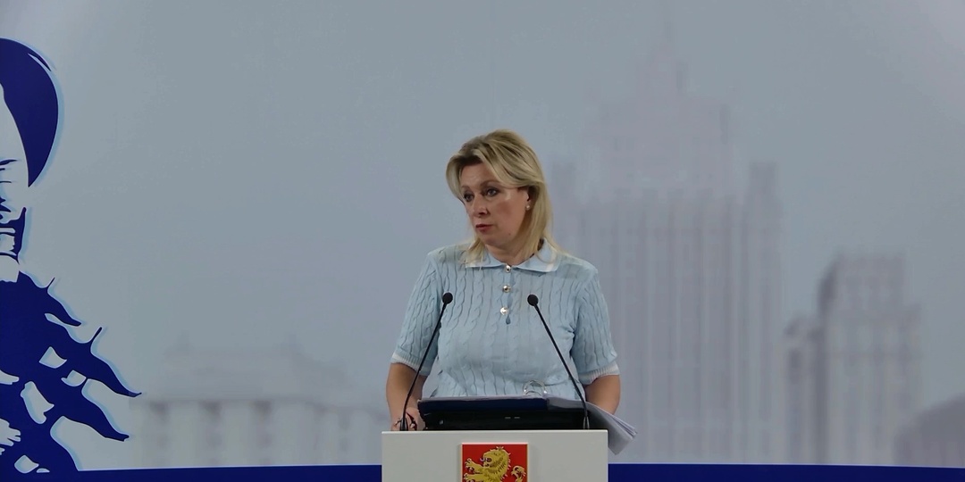 Захарова назвала снос памятника красноармейцам в Бытоме свинством