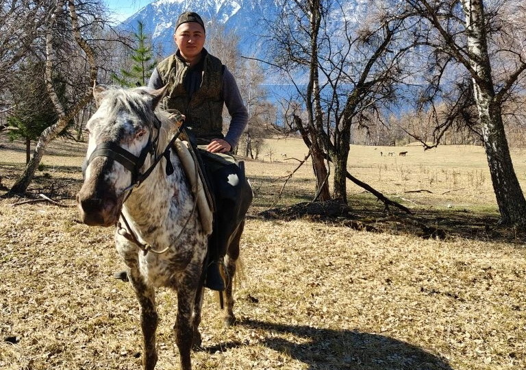 «Вообще кайфую от всего процесса»: один день из жизни молодого госинспектора Алтайского заповедника