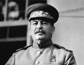 «Возврат к царской армии»: какая реформа Сталина так напугала немцев в 1943 году