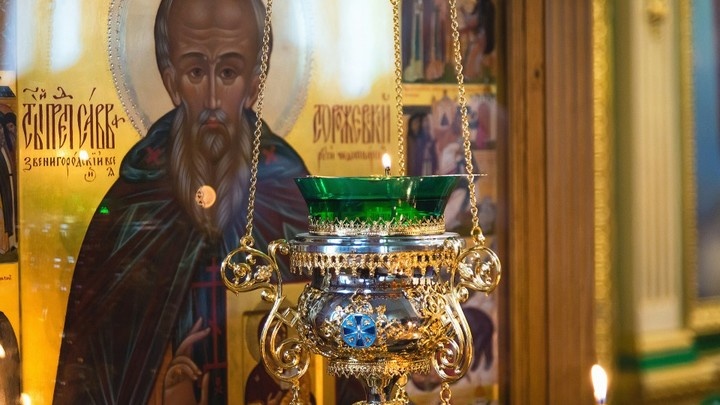 Славьте Бога! История о том, как Бог во время скорбей уже устраивает лучшее