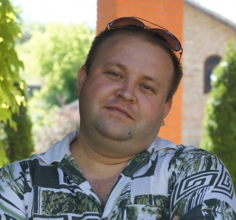 «Ты неправильно режешь» — свекровь поправила меня четыре раза за один вечер. На третий день я поняла: дело вовсе не в огурцах
