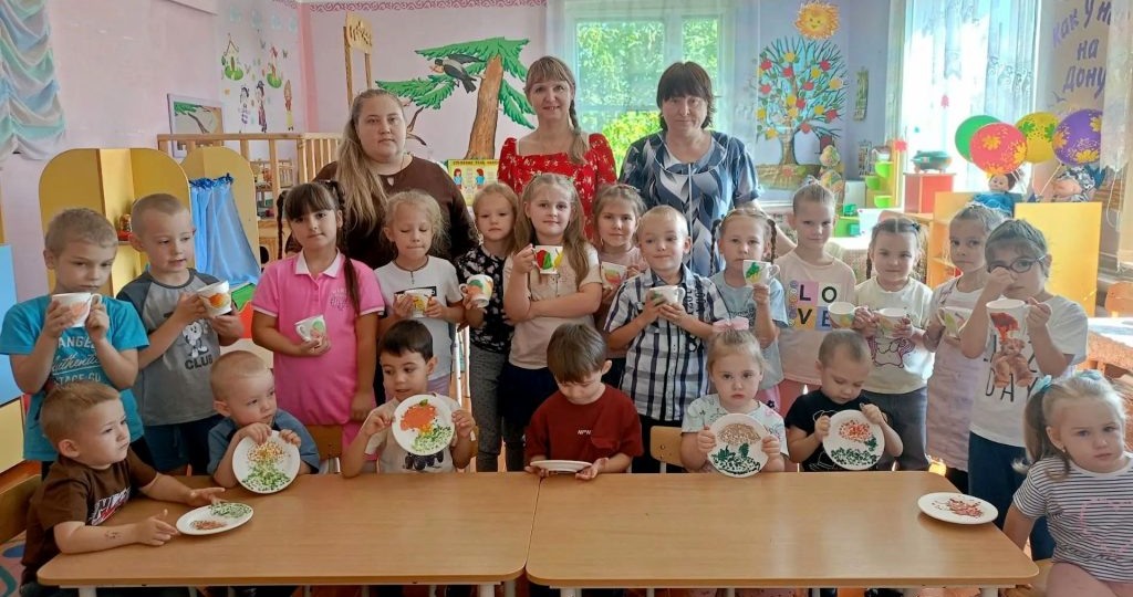 В «Звездочке» прошел мастер-класс семикаракорской росписи