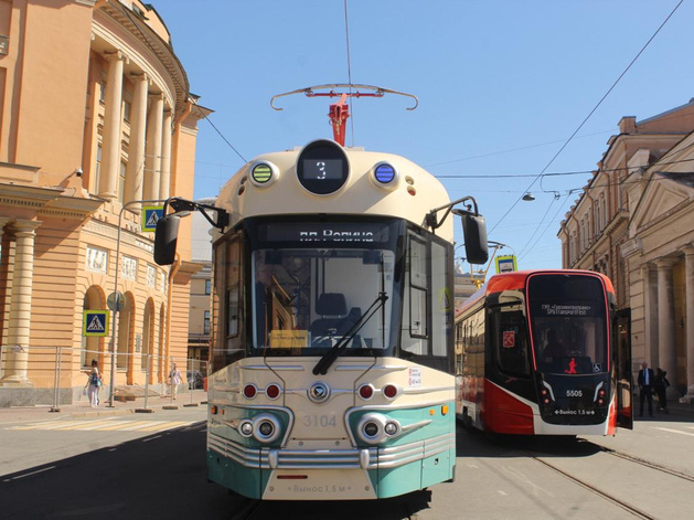 На маршруты Петербурга за полгода выпустили свыше 900 тысяч автобусов и трамваев