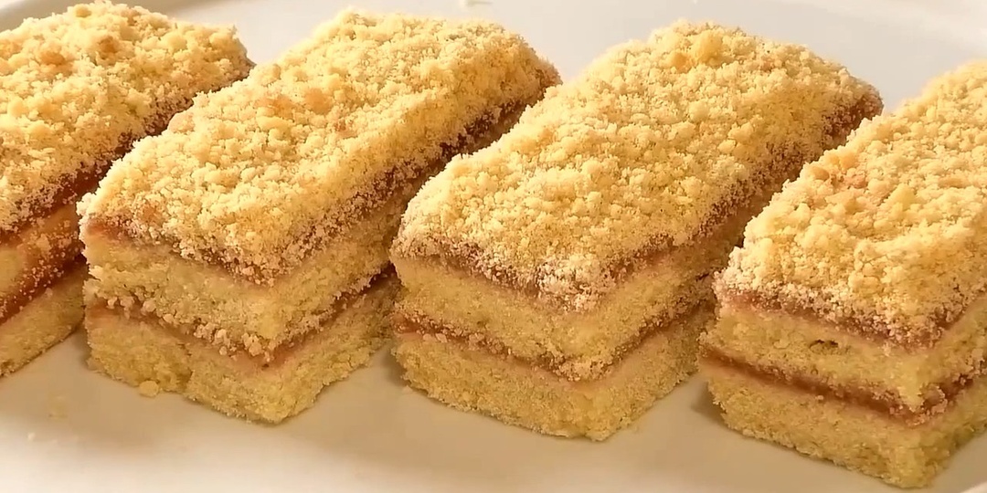 Самая простая выпечка к чаю за 20 минут. А вкус её каков! Всё очень просто, без лишней суеты.