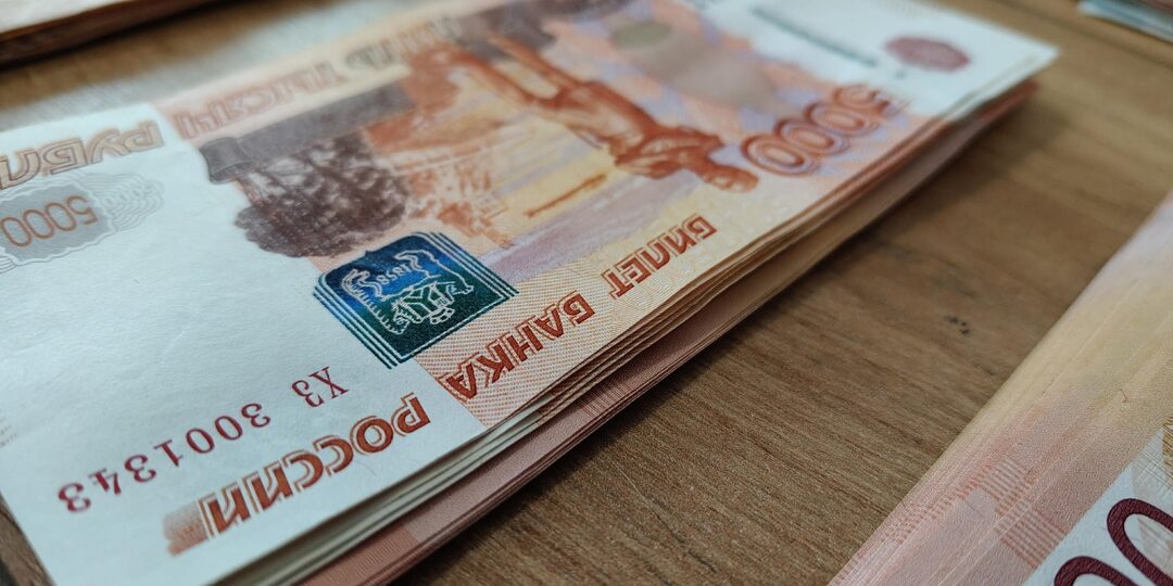 В Тюменской области названы отрасли с самыми высокими зарплатами