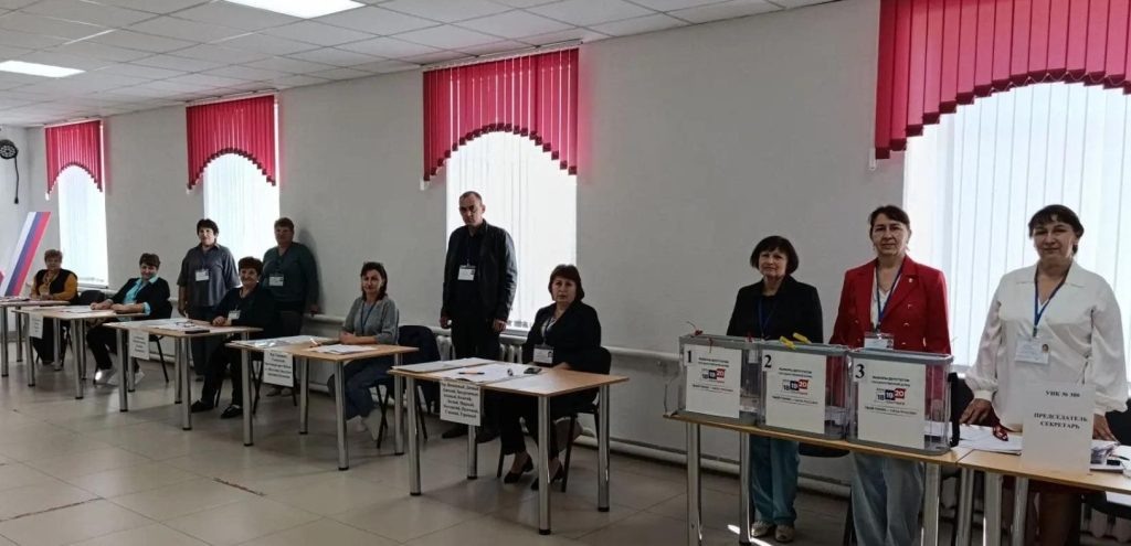 В УИК № 380 ст. Мешковской проходит второй день голосования