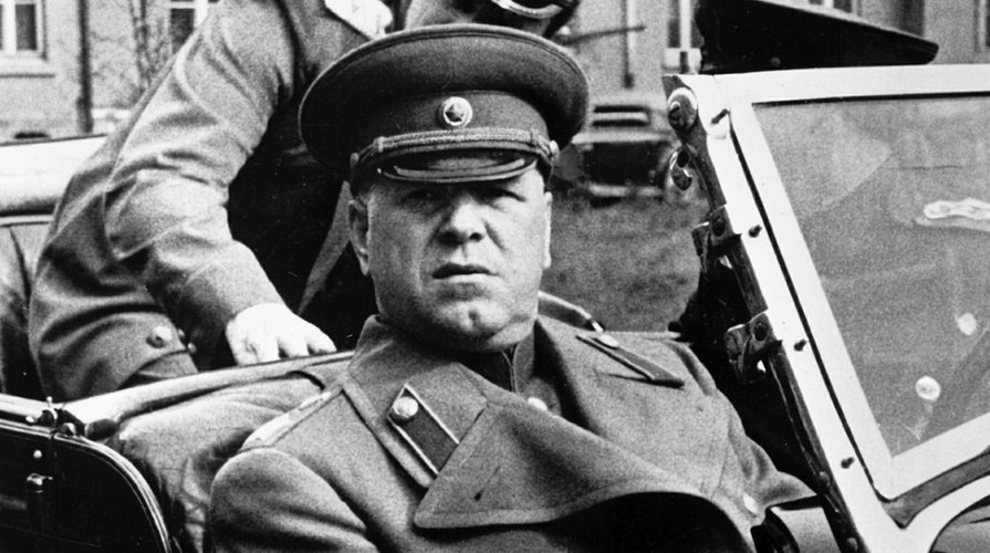 Как Жуков одной фразой поставил на место палача царской семьи
