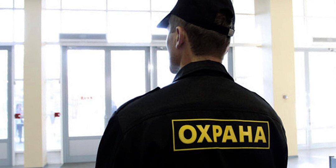 Охранник склада на Волхонском шоссе выстрелил в мужчину после спора на выезде