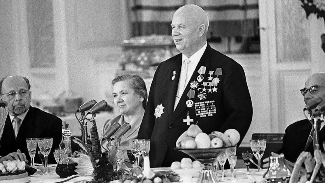 "Бомба", заложенная Хрущевым и его окружением сначала под СССР, а потом и под Россию