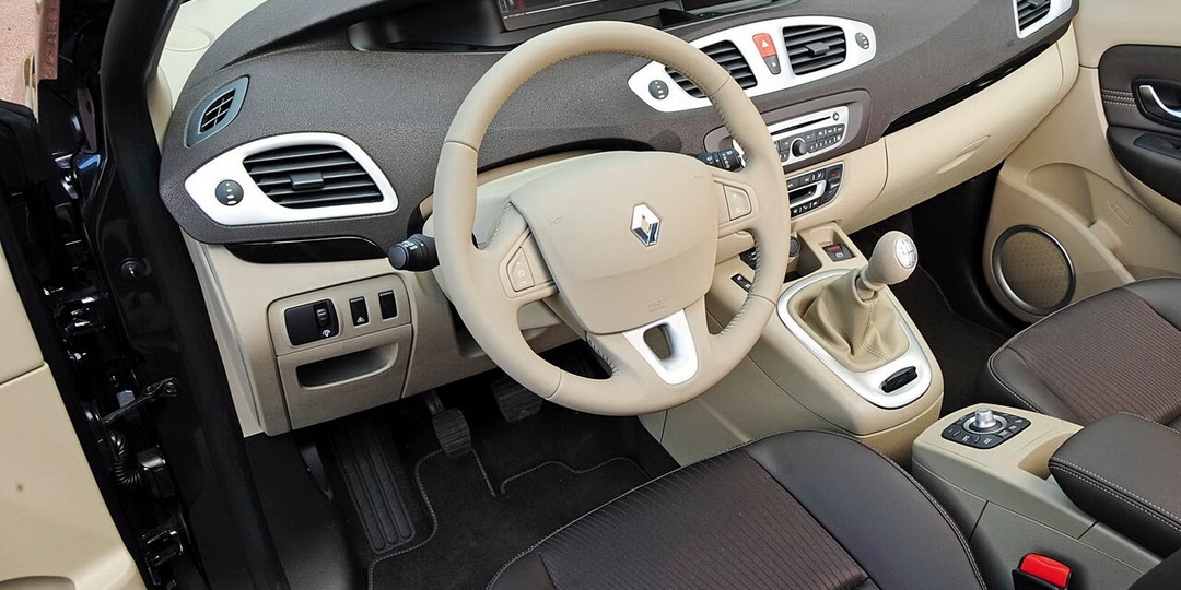 Красивый семейный авто, с высокой оценкой безопасности, за 550000 т.р. Почему одни от него без ума, а другие обходят стороной