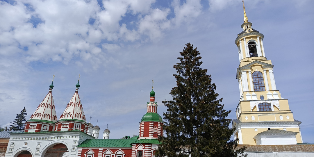 Ризоположенский монастырь в Суздале.