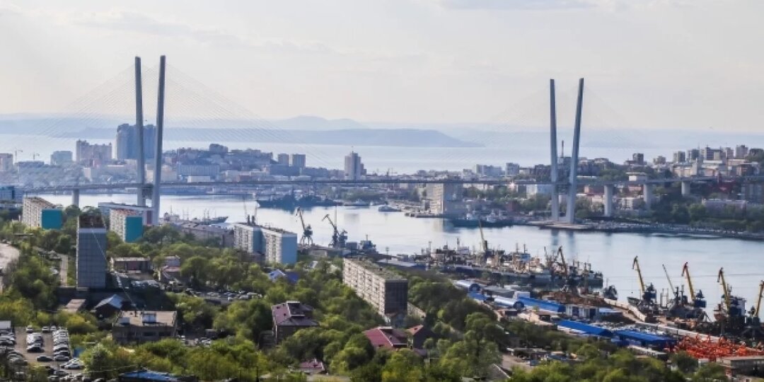 Во Владивостоке около популярного спортзала запретят остановку машин