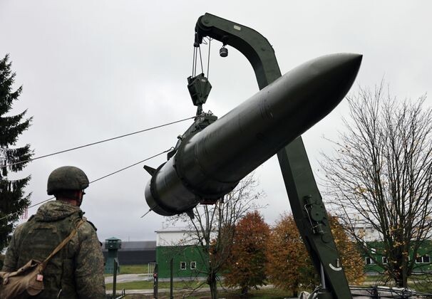 Захарова: любые военные грузы для Украины станут законной целью ВС России