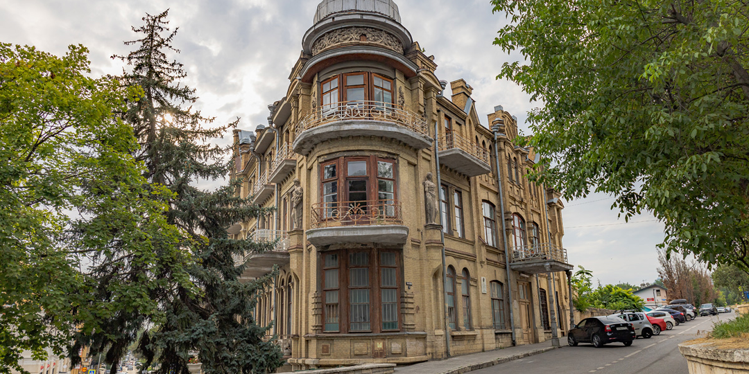 Историческая гостиница "Эрмитаж" в Пятигорске