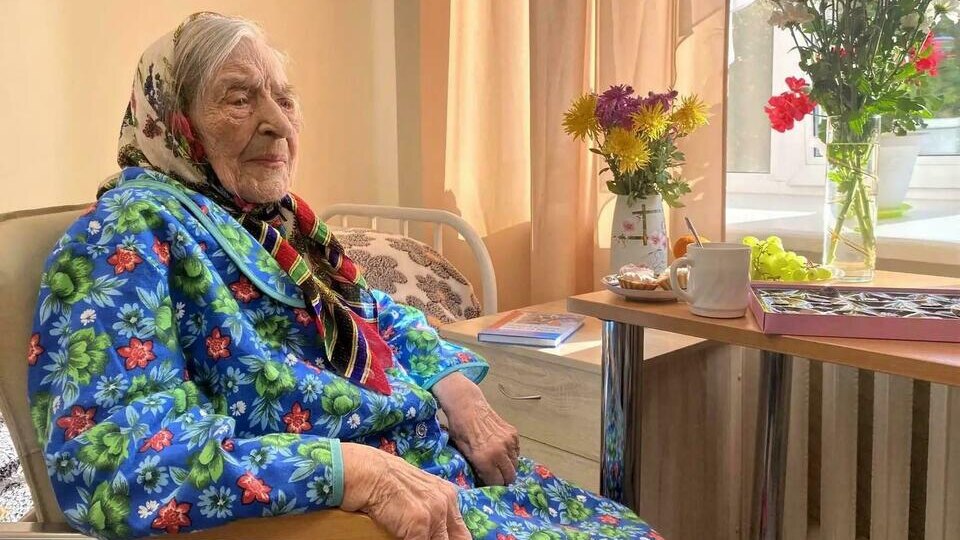 Жительница дома-интерната в Кирово-Чепецке отметила 100-летний юбилей