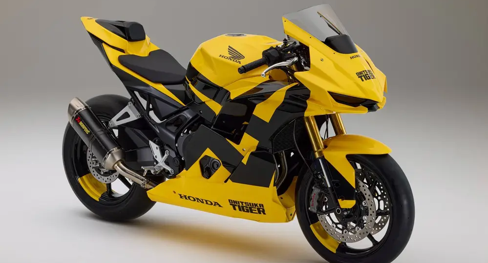 Honda CBR750R: спортбайк, который делает вид, что не существует