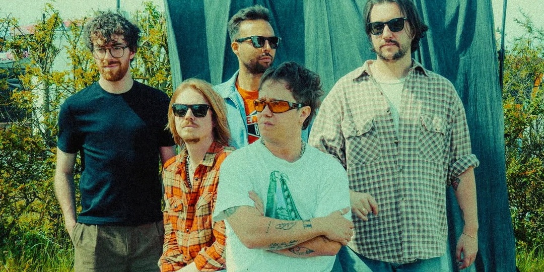 Nothing But Thieves вернулись к року на альбоме «Stray Dogs»