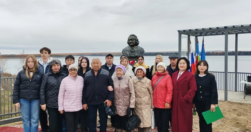 В Усть-Мае торжественно открыли первый в Якутии памятник Витусу Берингу