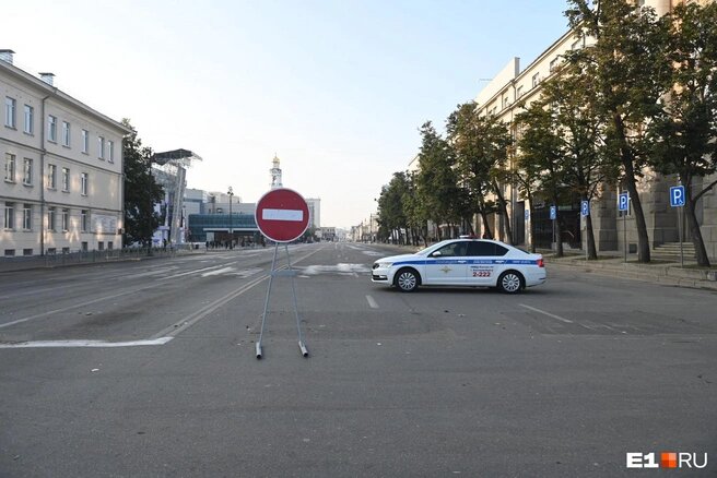В 12 городах Свердловской области ограничат движение на выходных