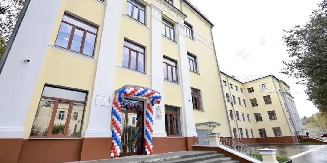 В Смоленске после капремонта открыли одну из старейших школ региона