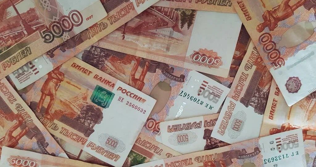 Будет стимул: россиянам предложили выплачивать по 200 тыс. рублей к 100-летию