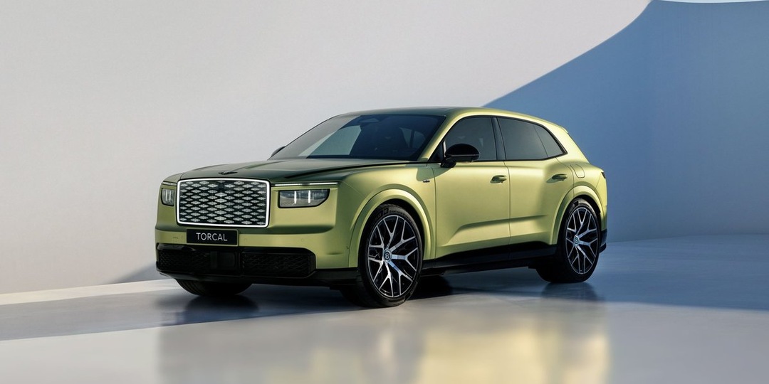 Bentley отказалась от полного перехода на электромобили к 2030 году
