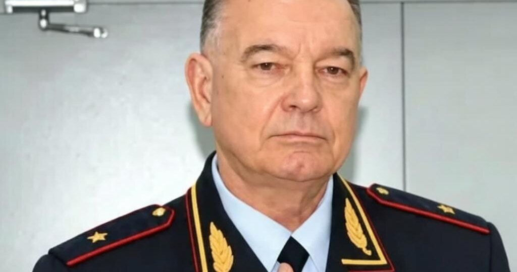 «Коррупция разъедает хуже гангрены»: генерала, слившего бензин полиции на 600 миллионов, отпустили из-за плохого самочувствия