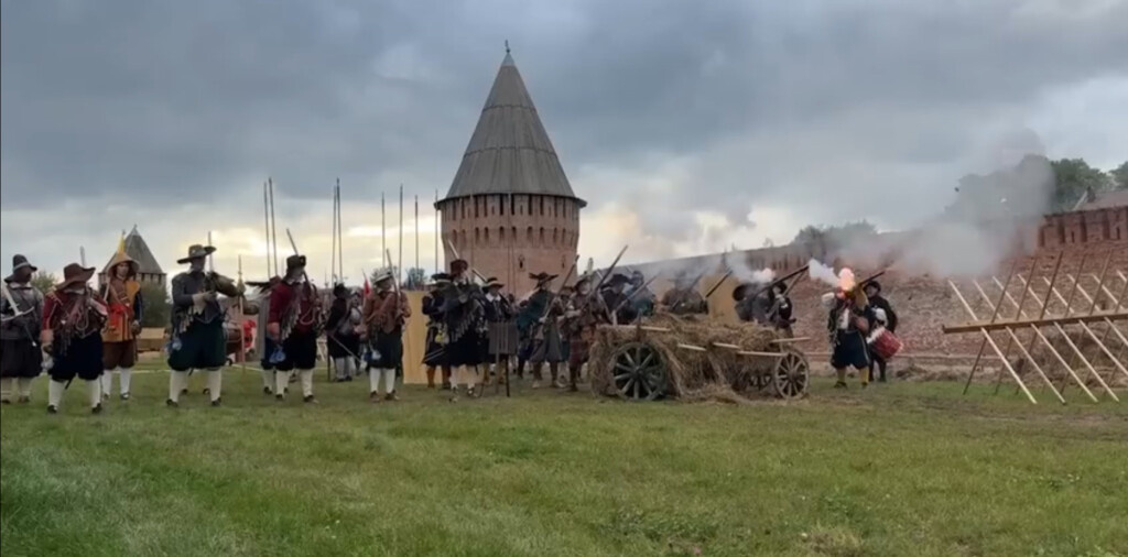 В Смоленске прошла масштабная историческая реконструкция штурма города