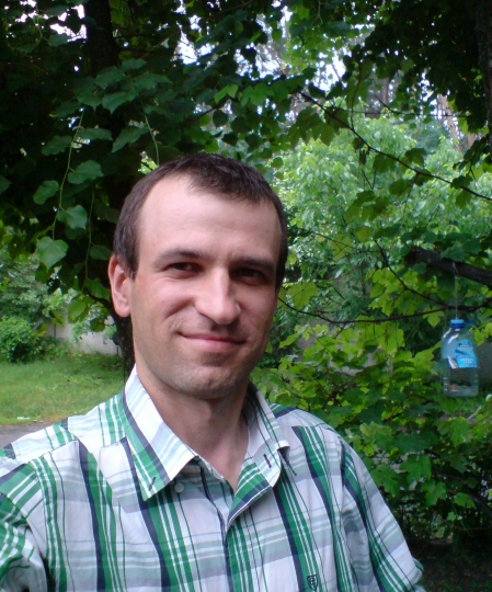 Лепили с подругами пельмени и жаловались на мужей. Я пошутила про своего, а через неделю нашла у него в телефоне напоминание "Обнять Олю"