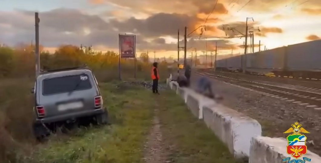 Пьяный мужчина погиб на путях у станции в Красноярском крае