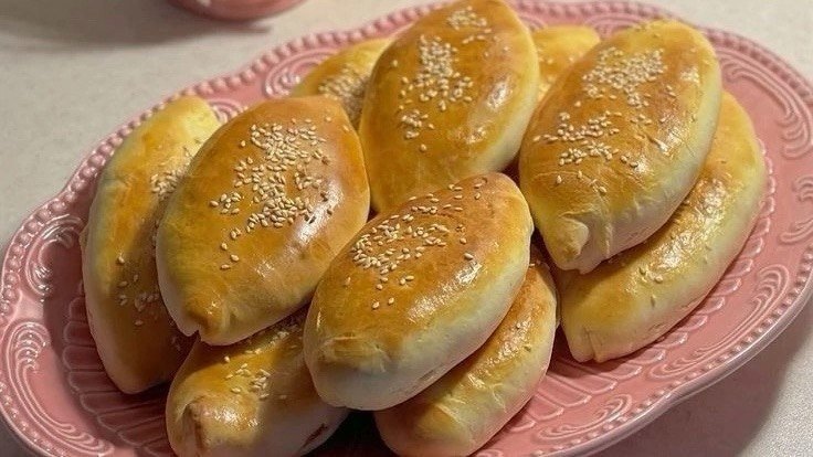 Яблочные пирожки как в деревне: 150 г сметаны и 200 г муки — новый рецепт