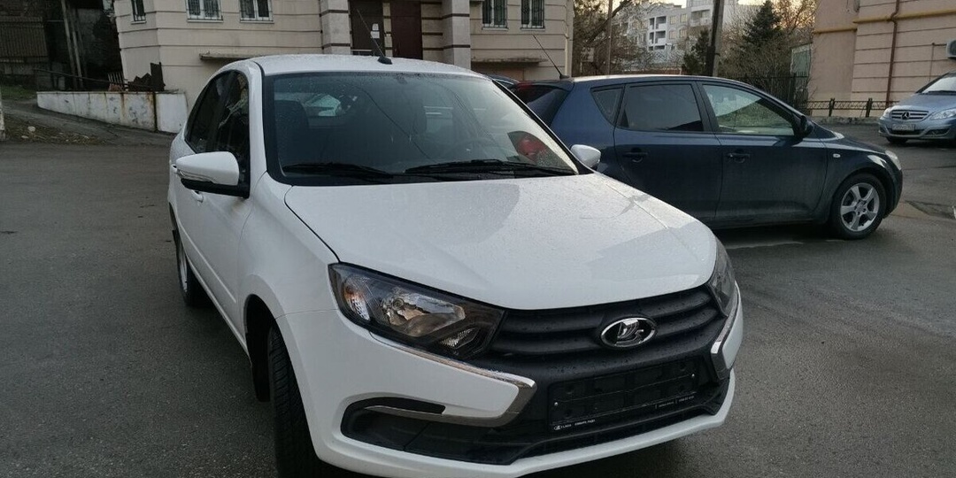 Никто не обошел: Lada осталась самой продаваемой маркой автомобилей в РФ