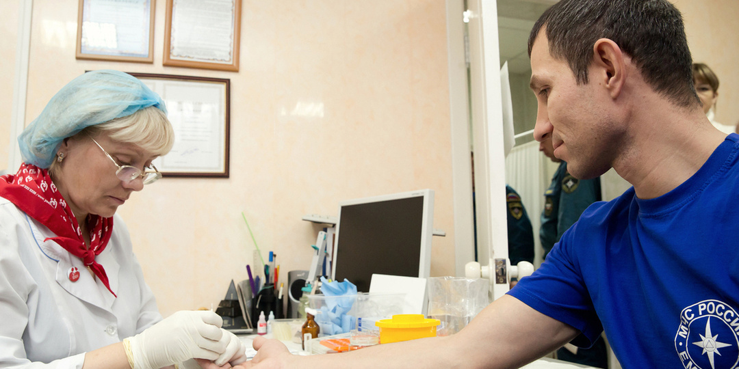 «Лечение по полису»: онкобольные кузбассовцы смогут получить вакцину бесплатно