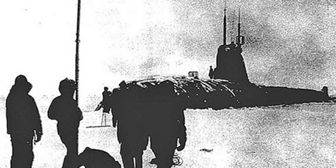 29 сентября 1963 года советская атомная подводная лодка К-181 впервые в истории отечественного флота всплыла на Северном полюсе
