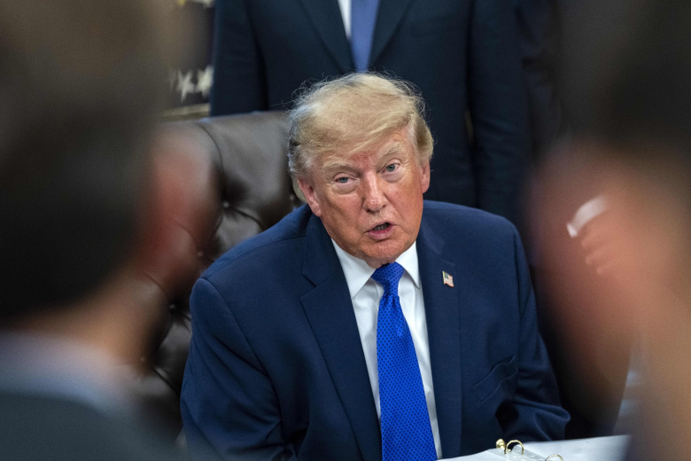Трамп допустил, что второй пилот Flydubai мог быть террористом или психом