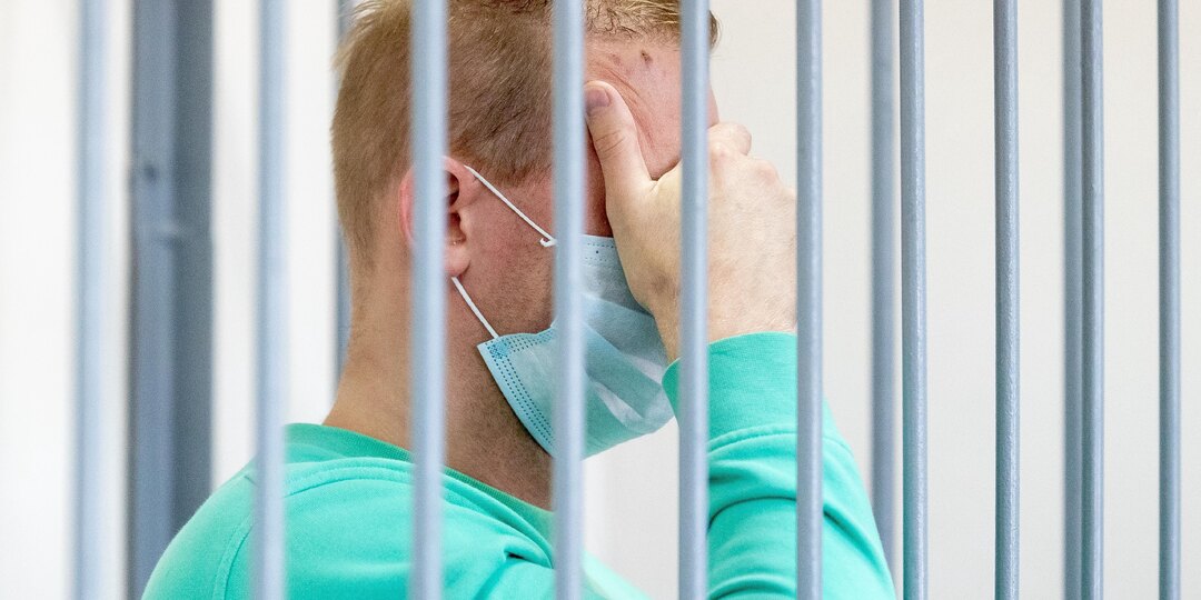 Екатеринбургского брокера, обвиненного в сексе со школьницами, задержали на СВО