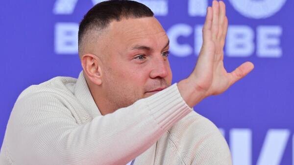 Представитель Артема Дзюбы опроверг завершение карьеры футболиста