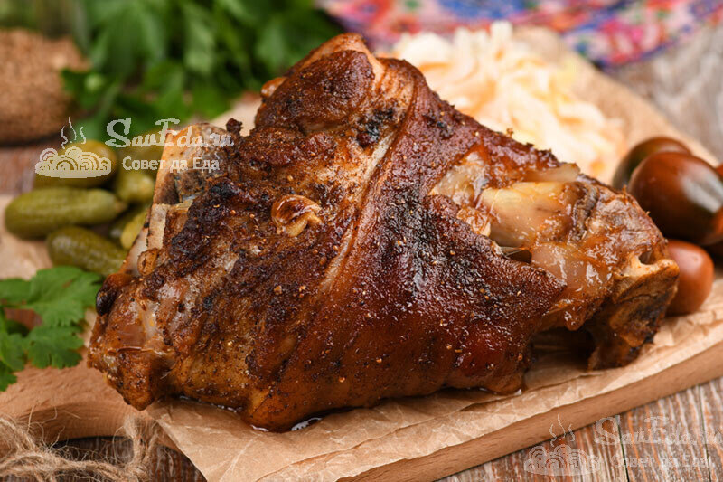 Всего 150 рублей за килограмм, а так вкусно! Нежнейшая рулька в духовке