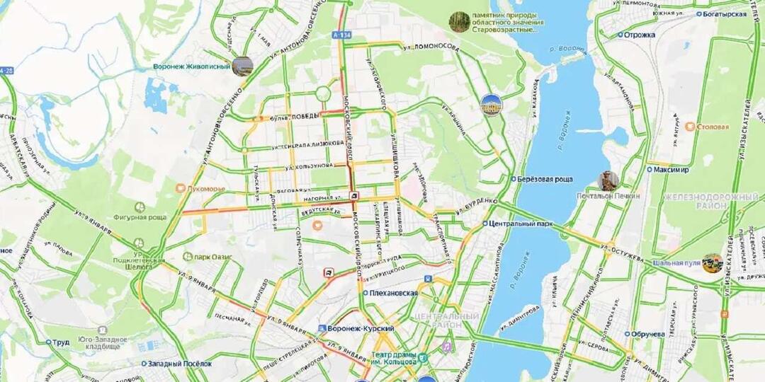 В утренних пробках из-за ДТП встали воронежские водители