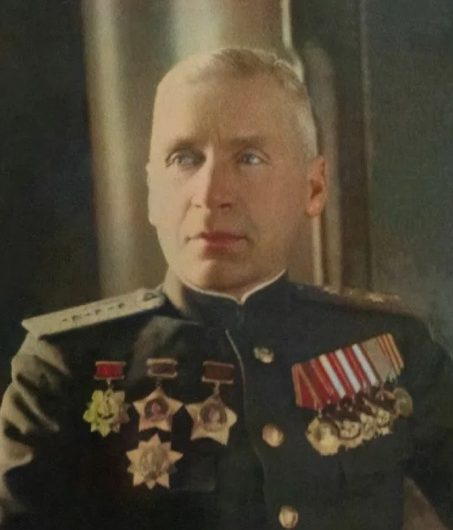  В.Д.Цветаев в 1944 году. Источник - https://ru.pinterest.com/pin/693202567650151252/