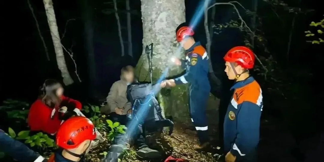 В горах Сочи заблудились туристы