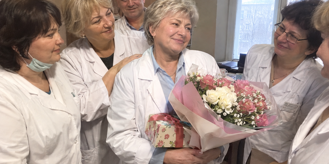 «Она просто стала неряшливой»: 5 причин, почему пожилой человек внезапно перестаёт следить за собой