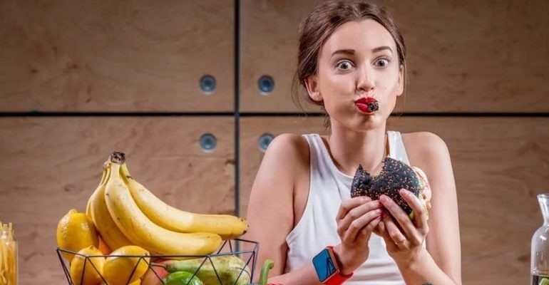 Можно ли есть фрукты после еды и вечером? Разбираем главные запреты, которые вы слышали с детства